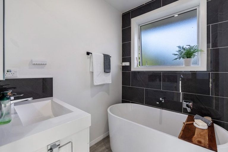 Photo of property in 6 Dymock Place, Bishopdale, Christchurch, 8053