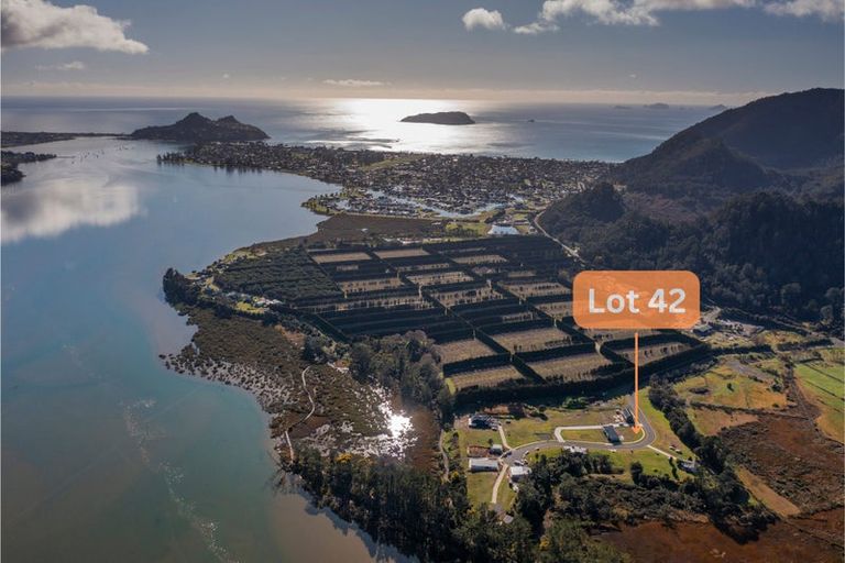 Photo of property in 33 North Ridge Drive, Pauanui, 3579