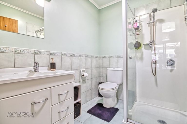 Photo of property in 39 Rhinevale Close, Henderson, Auckland, 0612