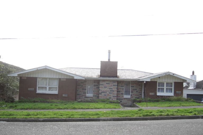 Photo of property in 4 Holmes Grove, Naenae, Lower Hutt, 5011