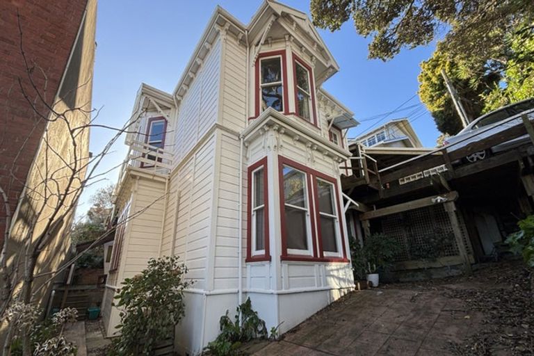 Photo of property in 51 Hawker Street, Mount Victoria, Wellington, 6011