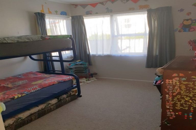 Photo of property in 10 Valley Road, Waiuku, 2123
