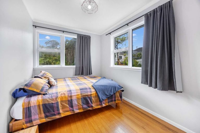 Photo of property in 13 Stratton Street, Normandale, Lower Hutt, 5010