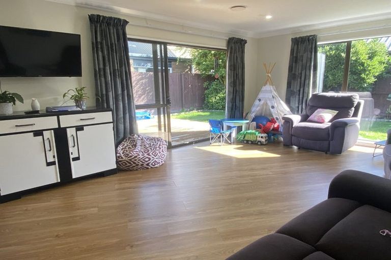 Photo of property in 1/6 Broadfell Avenue, Avonhead, Christchurch, 8042