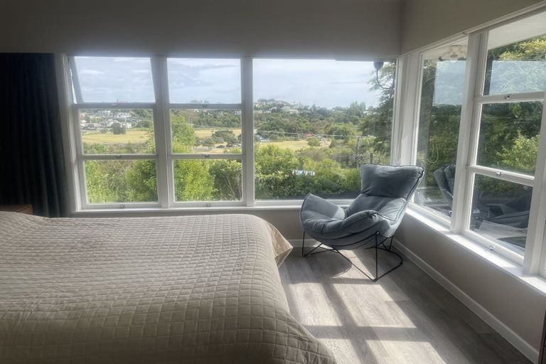 Photo of property in 39 Sylvan Avenue, Northcote, Auckland, 0627