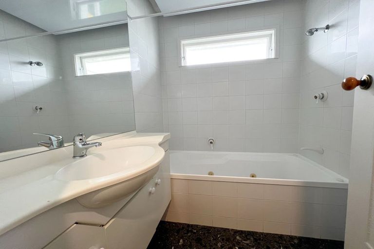 Photo of property in 53 Kirkwood Avenue, Upper Riccarton, Christchurch, 8041