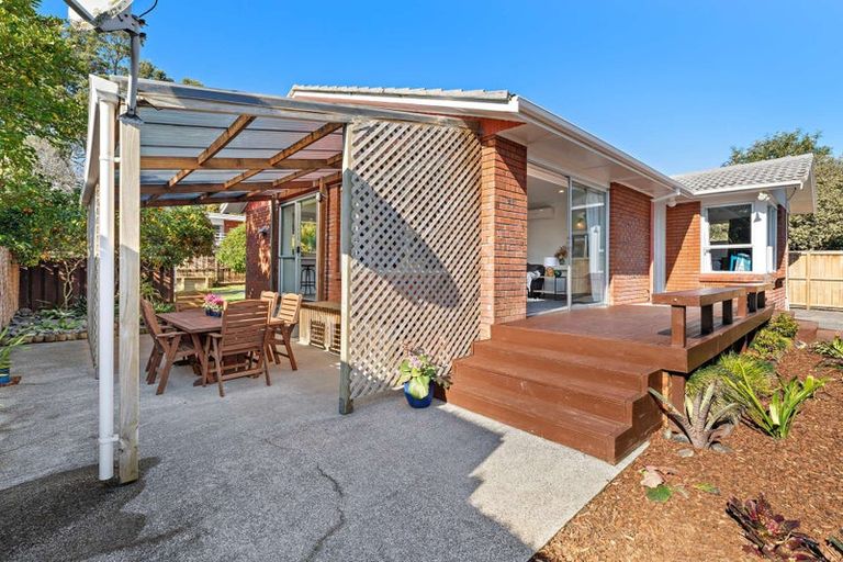 Photo of property in 31 Humphrey Kemp Avenue, Henderson, Auckland, 0612