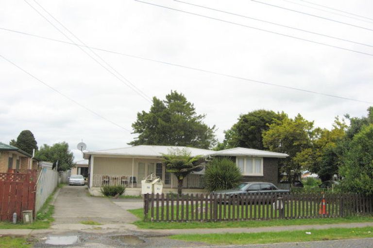 Photo of property in 2/3 Station Road, Takanini, 2112