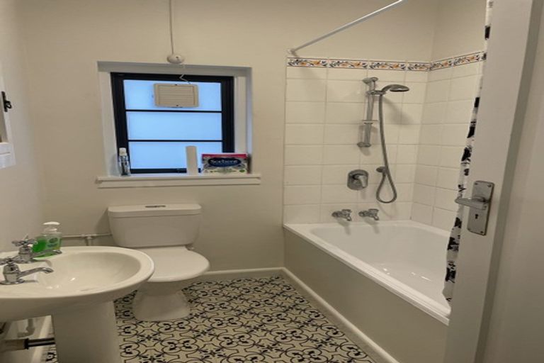 Photo of property in Westhaven Apartments, 127u1 Molesworth Street, Thorndon, Wellington, 6011