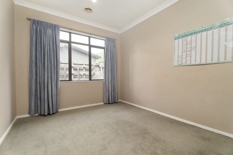 Photo of property in 13 Yarnbrook Grove, Churton Park, Wellington, 6037