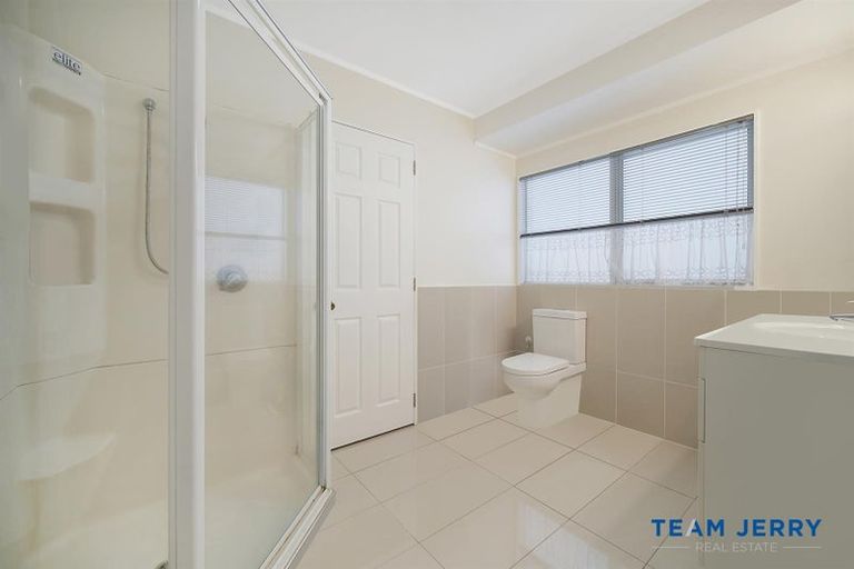 Photo of property in 2/9 Mccrystal Avenue, Bucklands Beach, Auckland, 2012