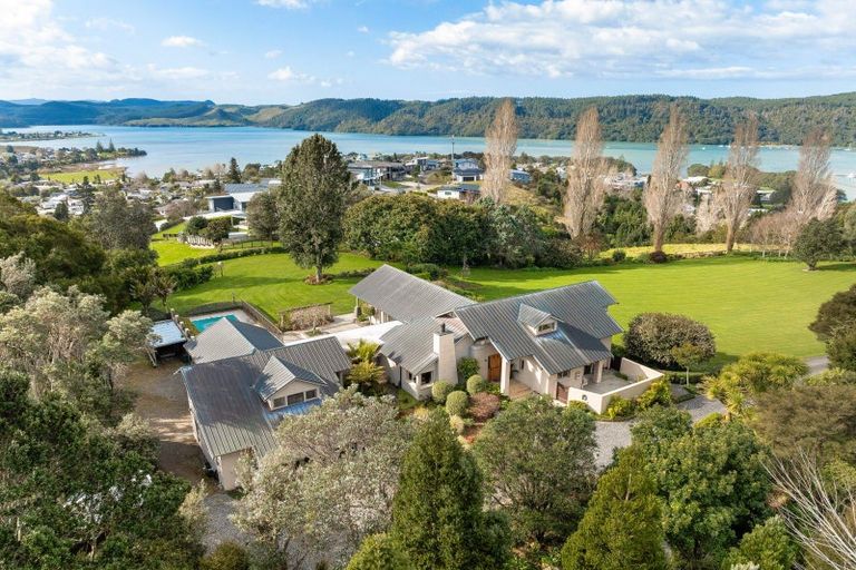 Photo of property in 21 Manuka Drive, Whangamata, 3691