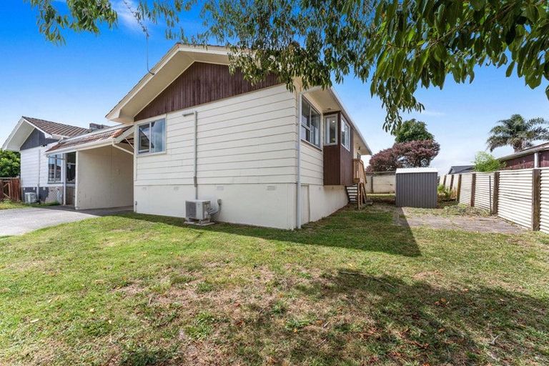 Photo of property in 2/48 Archmillen Avenue, Pakuranga Heights, Auckland, 2010