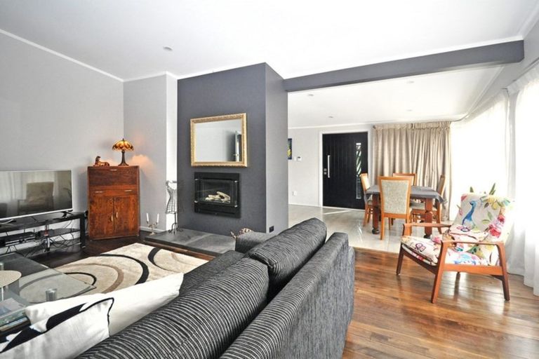 Photo of property in 14 Konini Road, Titirangi, Auckland, 0604