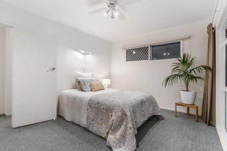 Photo of property in 220 Centreway Road, Orewa, 0931