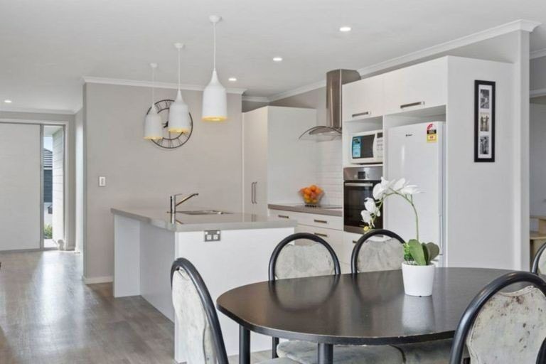 Photo of property in 18 Raiha Street, Papamoa Beach, Papamoa, 3118