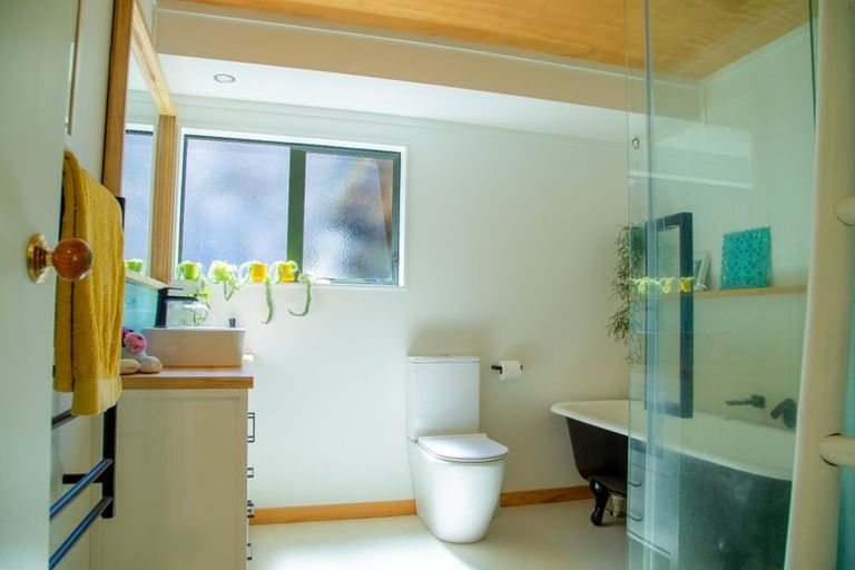 Photo of property in 11b Norrie Avenue, Raglan, 3225