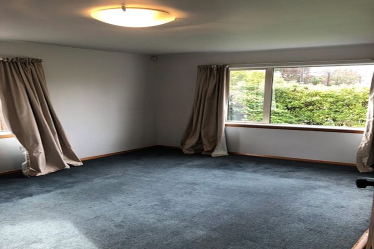 Photo of property in 11 Christian Street, Bryndwr, Christchurch, 8053