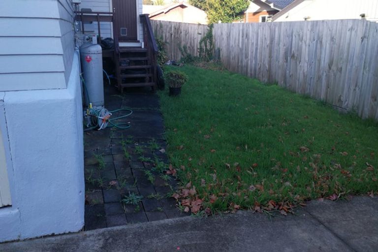 Photo of property in 50 Strid Road, Te Atatu South, Auckland, 0610