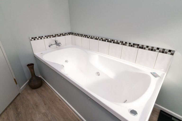 Photo of property in 101 Peter Hall Drive, Kelvin Grove, Palmerston North, 4414