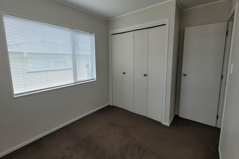 Photo of property in 45 Sylvan Crescent, Te Atatu South, Auckland, 0610