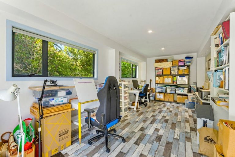 Photo of property in 26 Moffat Road, Red Beach, 0932