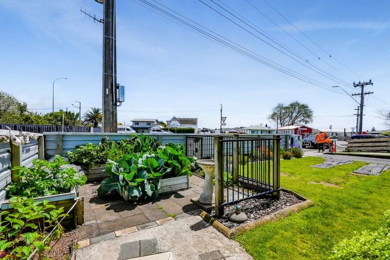 Photo of property in 1/5 Waimea Street, Westown, New Plymouth, 4310