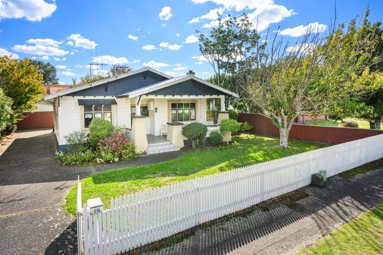 Photo of property in 19 Beresford Street, Takaro, Palmerston North, 4410