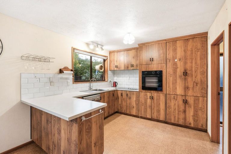 Photo of property in 31 Solomon Avenue, Redwood, Christchurch, 8051