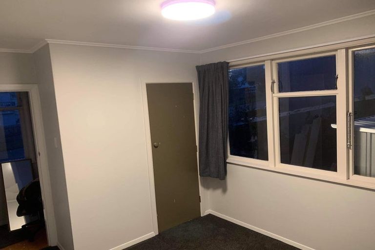 Photo of property in 18 Owhiti Street, Titahi Bay, Porirua, 5022