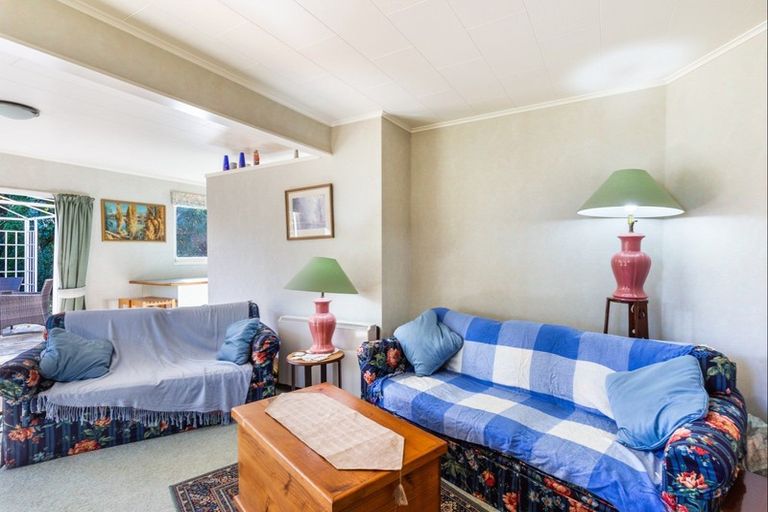 Photo of property in 10 Kowhai Road, Rainbow Point, Taupo, 3330
