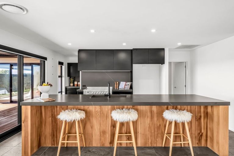 Photo of property in 17 Angus Place, Rangiora, 7400