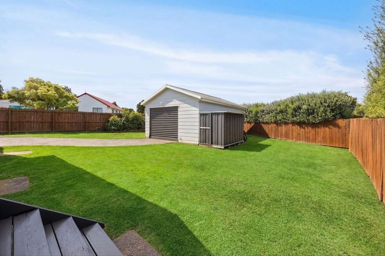 Photo of property in 2/11 Hosking Place, Clarks Beach, 2122