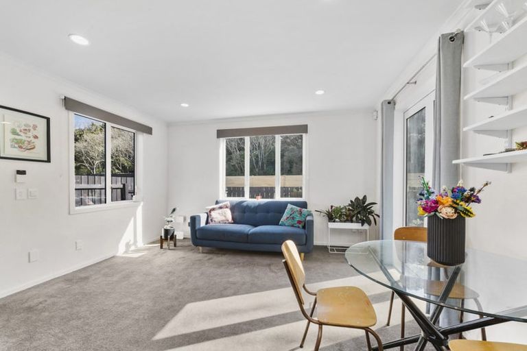 Photo of property in 25 Omar Street, Khandallah, Wellington, 6035