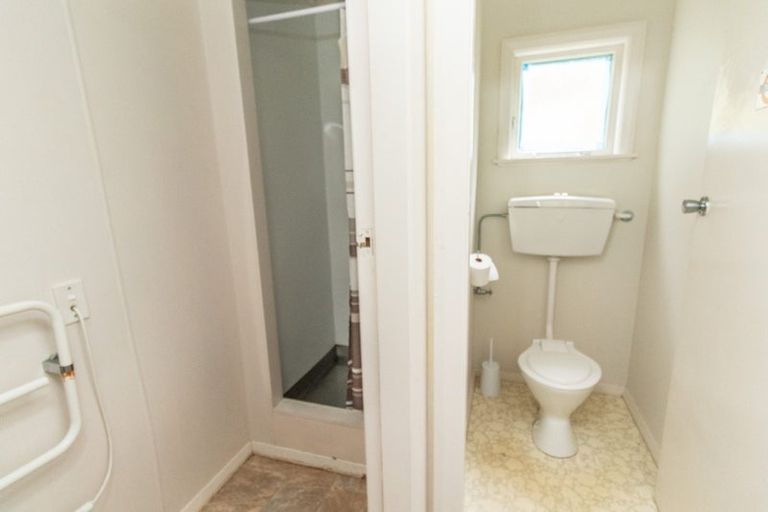 Photo of property in 32 Highbury Road, Highbury, Wellington, 6012