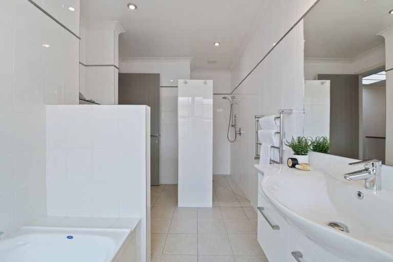 Photo of property in 36 Great West Road, Matipo Heights, Rotorua, 3015