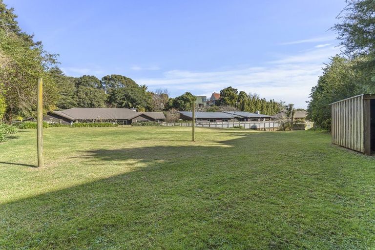 Photo of property in 10 Ridge Lane, New Plymouth, 4310
