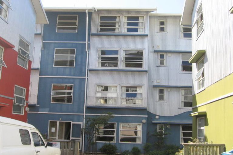 Photo of property in Drummond Street Flats, 19u2 Drummond Street, Mount Cook, Wellington, 6021