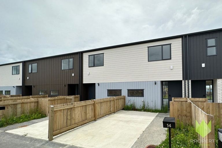 Photo of property in 16 Dorothy Thorpe Way, New Lynn, 0600