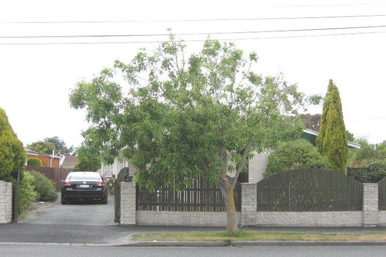 Photo of property in 91 Inwoods Road, Parklands, Christchurch, 8083