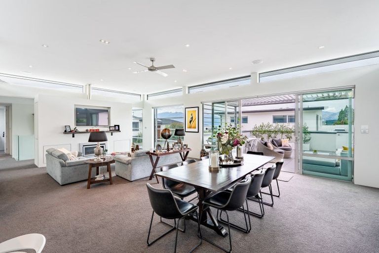 Photo of property in 15 Faulks Terrace, Wanaka, 9305