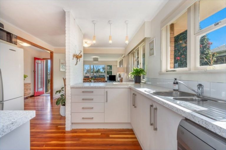 Photo of property in 5 Warwick Avenue, St Andrews, Hamilton, 3200