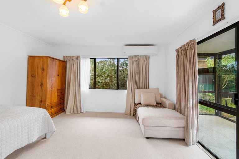 Photo of property in 26 Settlers Grove, Orewa, 0931