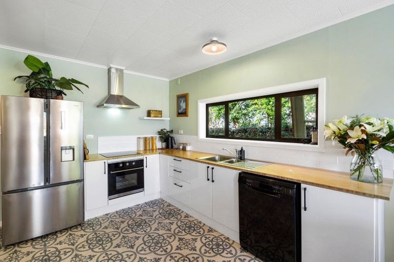Photo of property in 13 Roslyn Road, Bluff Hill, Napier, 4110