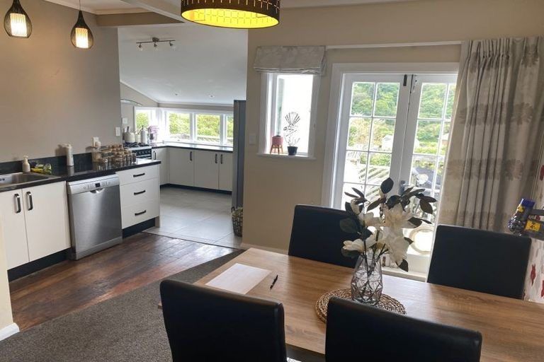 Photo of property in 14 Trelissick Crescent, Ngaio, Wellington, 6035