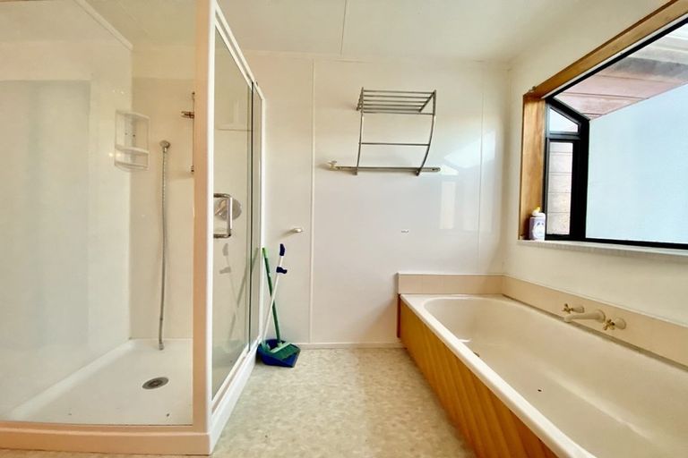 Photo of property in 71 Derbyshire Lane, Karaka, Papakura, 2580