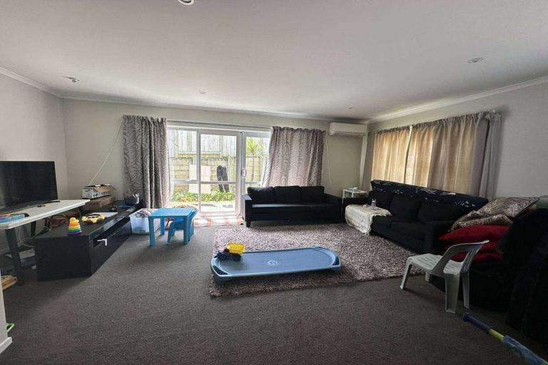 Photo of property in 20u8 Glanmire Road, Newlands, Wellington, 6037