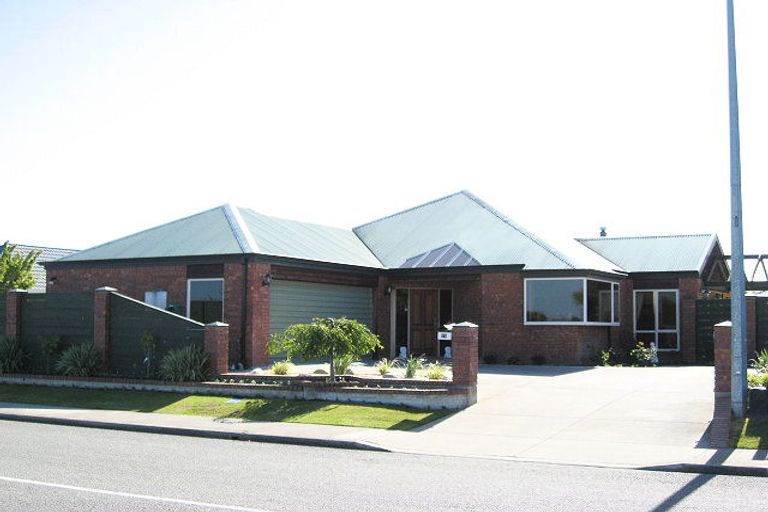 Photo of property in 77 Robert Coup Road, Kaiapoi, 7630