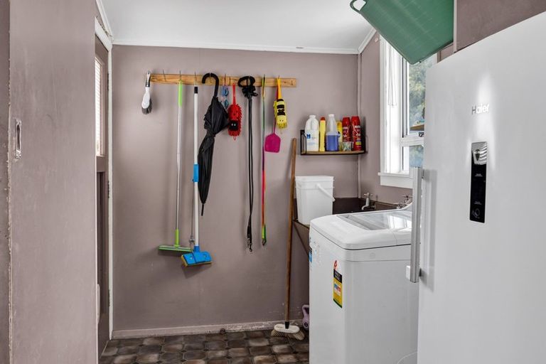 Photo of property in 28 Patu-kukupa Street, Manaia, 4612