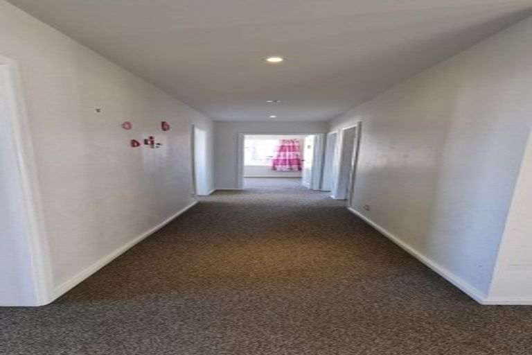 Photo of property in 33 Blankney Street, Hornby, Christchurch, 8042